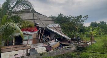 Angin Kencang Terjang Jombang, Belasan Rumah dan Sekolah Rusak
